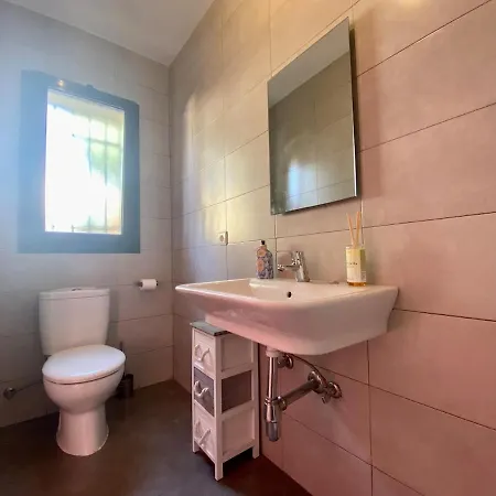 Charming House With Pool Dora By Hl Vilanova i la Geltrú