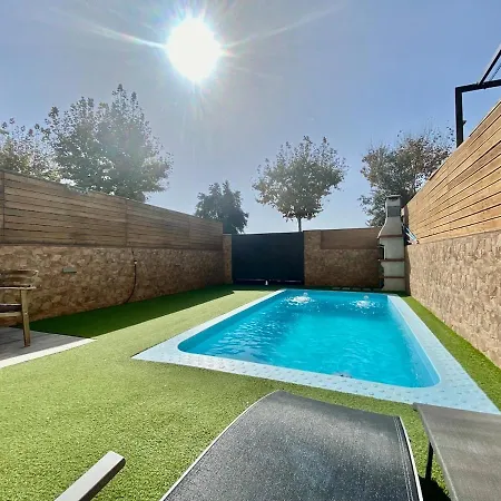 Charming House With Pool Dora By Hl Vilanova i la Geltrú